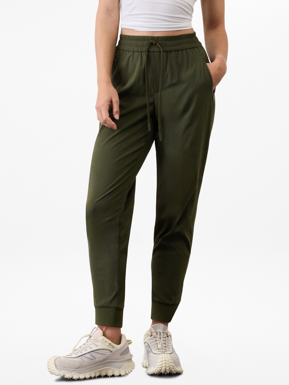 Athleta Trekkie Relaxed Mid Rise Jogger - M Tall - Aspen Olive